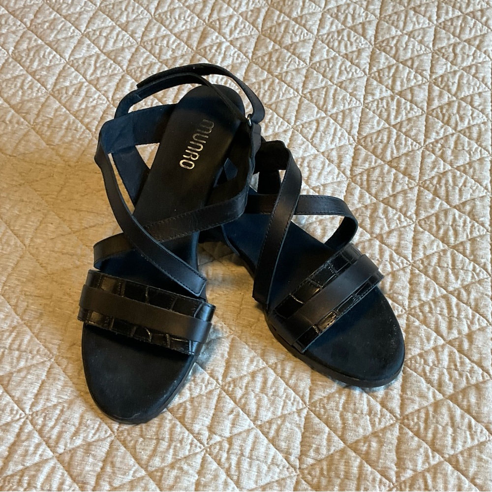 Black Leather Munro Sandal